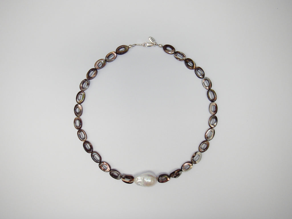 WAWA NECKLACE, OVAL